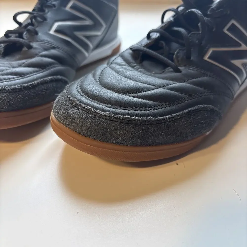 NEW BALANCE 442 V2 Team IN Men Size 10 EE Black MS42IBK2 indoor soccer shoes